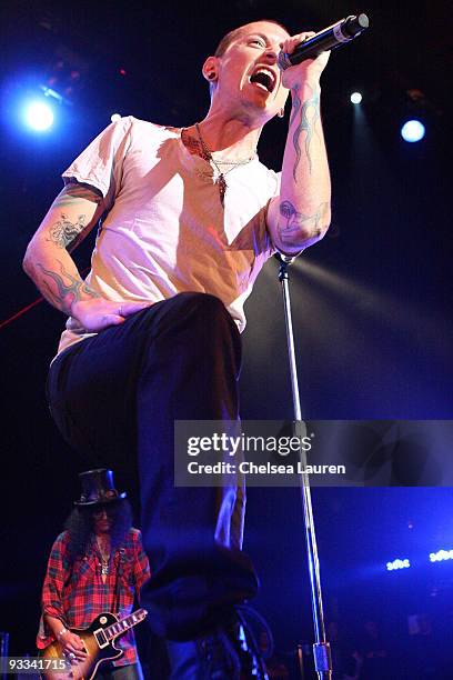 Singer Chester Bennington of Linkin Park performs at the Los Angeles Youth Network benefit rock concert at Avalon on November 22, 2009 in Hollywood,...