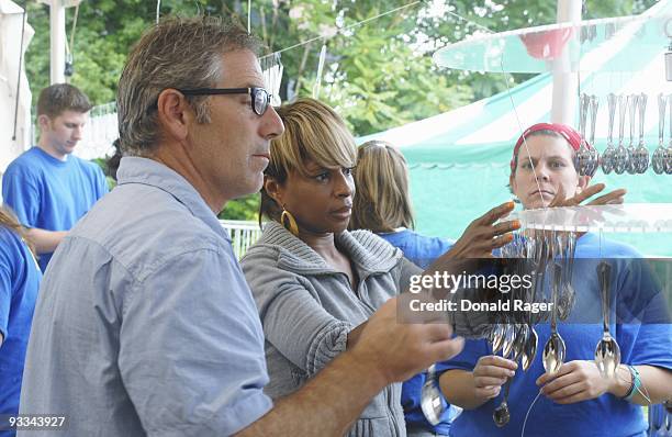 Ward family" -- On June 25, "Extreme Makeover: Home Edition" - with celebrity volunteer Mary J. Blige -- traveled to Erie, PA to meet the indomitable...