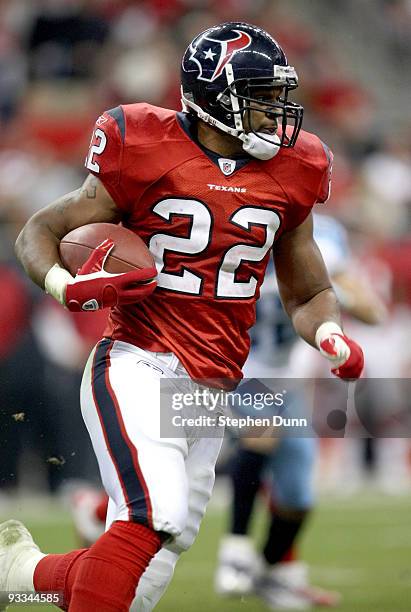 Running back Chris Brown of the Houston Texans carries the ball against the Tennessee Titans on November 23, 2009 at Reliant Stadium in Houston,...