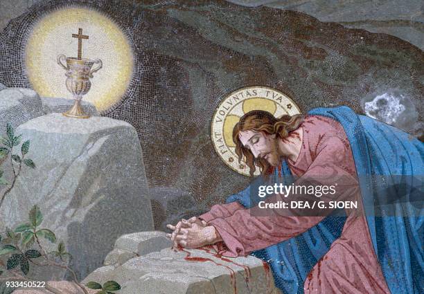 Jesus Prostrating 224 Jesus Praying In The Garden Of Gethsemane Stock Photos, High-Res ...