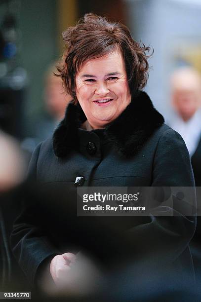 Singer Susan Boyle performs at the "Today" show at the NBC Studios on November 23, 2009 in New York City.