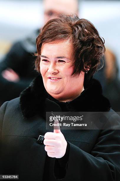 Singer Susan Boyle performs at the "Today" show at the NBC Studios on November 23, 2009 in New York City.