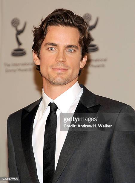 Actor Matthew Bomer attends the 37th International Emmy Awards gala press room at the New York Hilton and Towers on November 23, 2009 in New York...