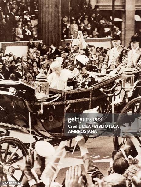 The king and queen on their way to St Paul Cathedral, London, United Kingdom, King George V Silver Jubilee celebrations, photograph from The...