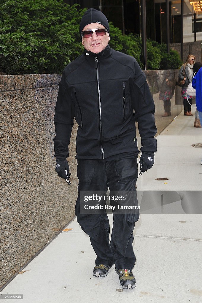 Candids: November 23, 2009