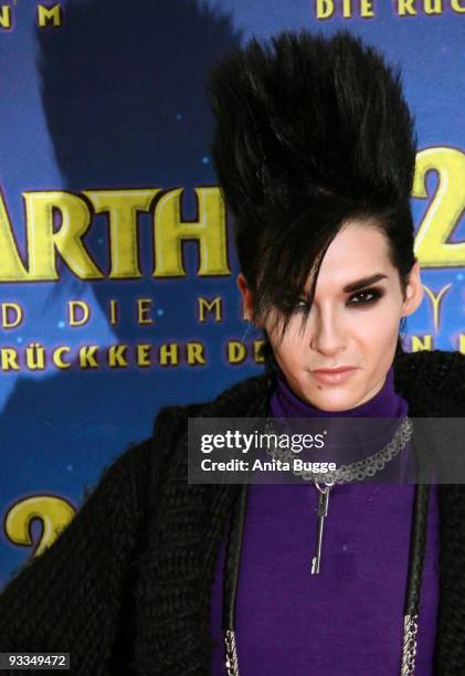 Singer Bill Kaulitz of "Tokio Hotel" attends the premiere of "Arthur und die Minimoys" on November 22, 2009 in Berlin, Germany.