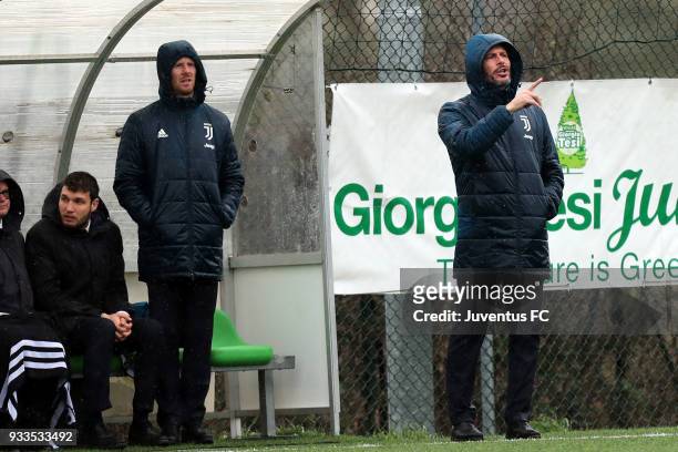 Alessando Dal Canto head coach of Juventus gestures during the Viareggio Cup match between Juventus U19 snd Euro New York U19 on March 18, 2018 in...