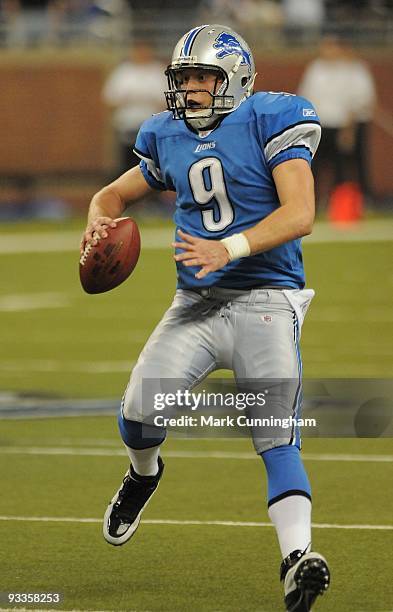 Matthew Stafford of the Detroit Lions looks to throw a pass against the Cleveland Browns at Ford Field on November 22, 2009 in Detroit, Michigan. The...