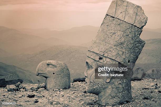 nemrud dagh - travel destination eastern turkey stock-fotos und bilder