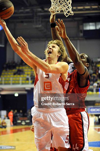 Ladislav Sokolovsky of CEZ Nymburk and Pervis Pasco of Lauretana Biella in action during the Eurocup Basketball Regular Season 2009-2010 Game Day 1...