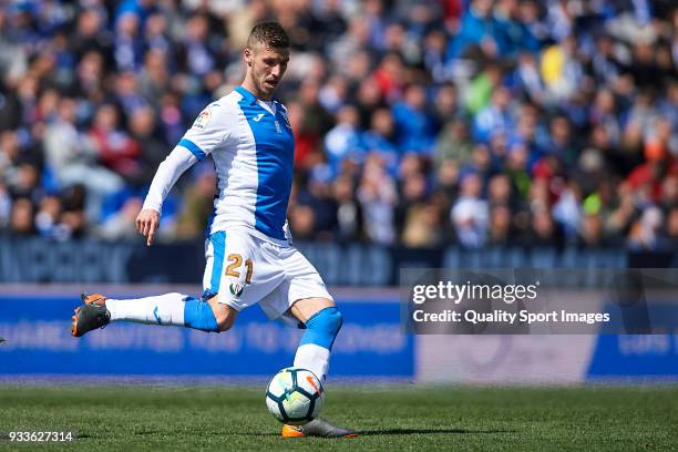 Ruben Perez of Leganes in action during the La Liga match between Leganes and Sevilla at Estadio Municipal de Butarque on March 18, 2018 in Leganes,...