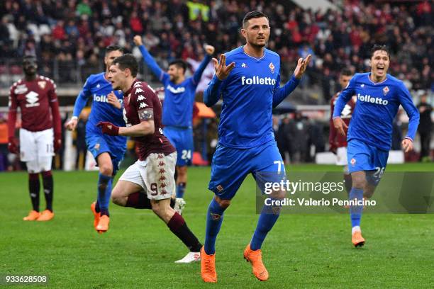 Cyril Thereau of ACF Fiorentina celebrates his goal during the serie A match between Torino FC and ACF Fiorentina at Stadio Olimpico di Torino on...