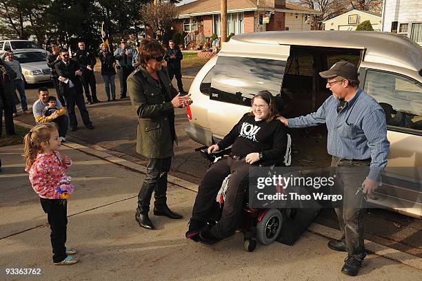 Richie Sambora and Tara Mahon welcomes home teen Kelly Mahon on November 24, 2009 in Woodbridge, New Jersey.