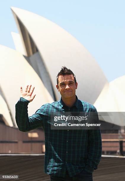 Singer Robbie Williams poses during a media call ahead of his appearance at tomorrow's ARIA Awards, at the Park Hyatt on November 25, 2009 in Sydney,...