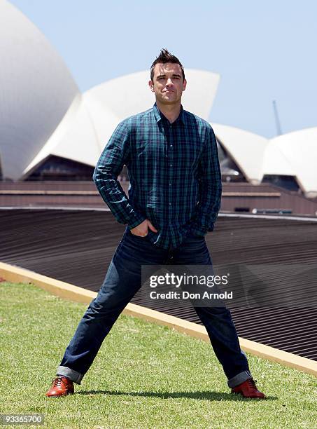 Singer Robbie Williams attends a media call ahead of his appearance at tomorrow's ARIA Awards, at Park Hyatt on November 25, 2009 in Sydney,...