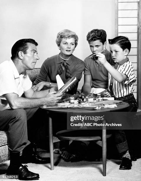 Gallery" 1957-1963 Hugh Beaumont, Barbara Billingsley, Tony Dow, Jerry Mathers