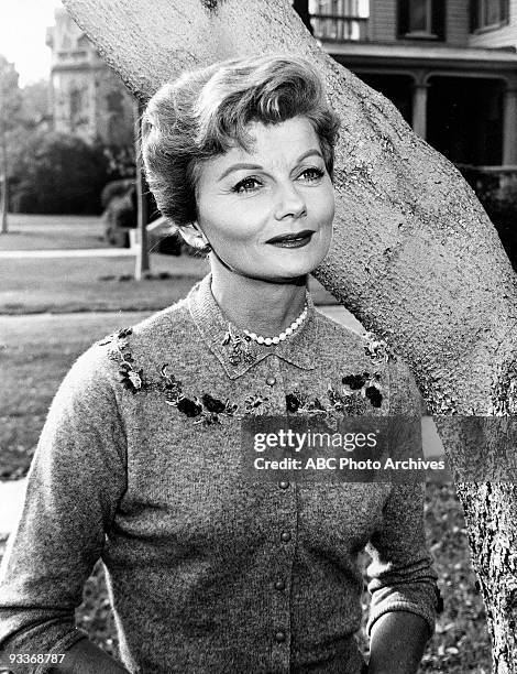 236 Barbara Billingsley Photos & High Res Pictures - Getty Images