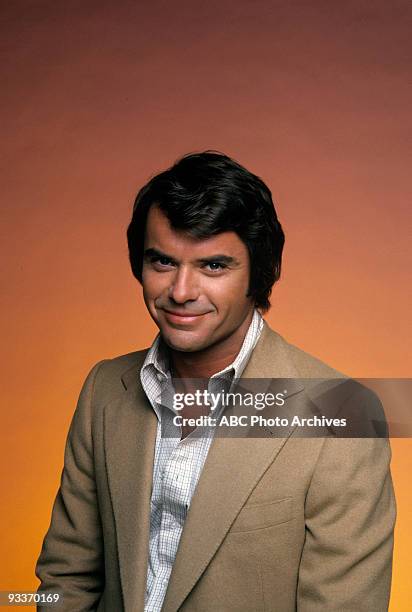 Ca Robert Urich Photos and Premium High Res Pictures - Getty Images