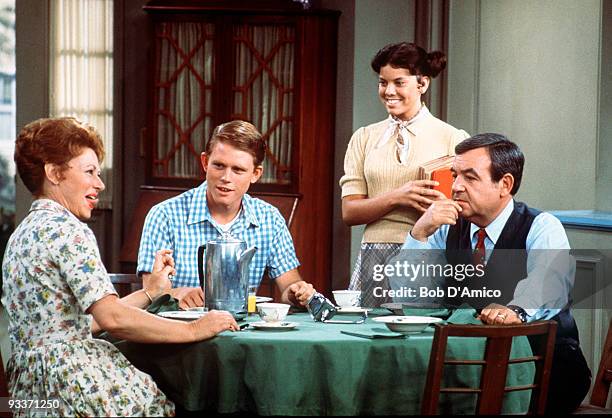 Gallery - Season One - 1/15/74, One of the most successful series of the 1970s was "Happy Days", which was set in the late 1950s, early 1960s in...