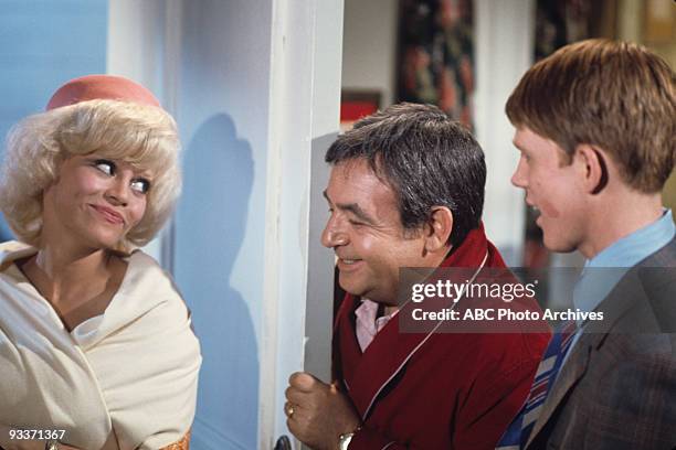 Richies Cup Runneth Over" - Season One - 1/4/74 Ron Howard, Louisa Moritz, Tom Bosley