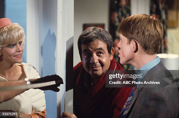 Richies Cup Runneth Over" - Season One - 1/4/74 Ron Howard, Louisa Moritz, Tom Bosley