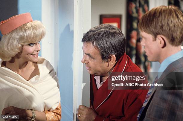 Richies Cup Runneth Over" - Season One - 1/4/74 Ron Howard, Louisa Moritz, Tom Bosley