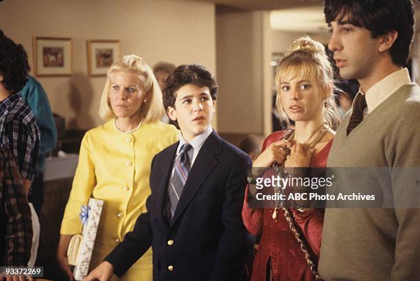 Dinner Out" 12/4/91 Alley Mills, Fred Savage, Olivia d'Abo, David Schwimmer