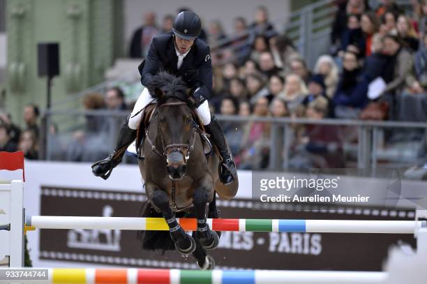 Harrie Smolders of the Netherlands on Cas 2 competes during the Saut Hermes at Le Grand Palais on March 18, 2018 in Paris, France.