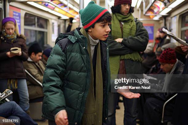 Derailed" - Family matters force Daniel to reconnect with Grace Chin , a girl he once stood up for a date in college. She's now known as "The Chin,"...