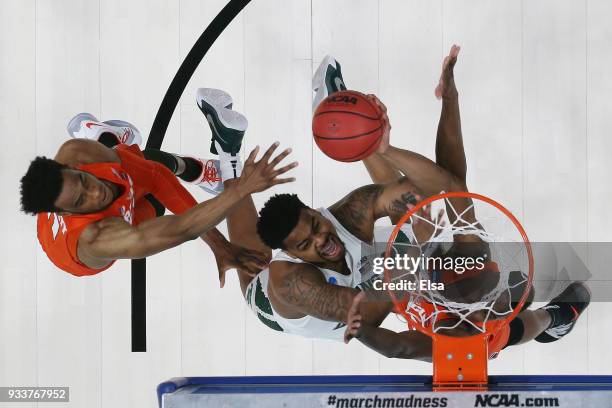 Nick Ward of the Michigan State Spartans shoots the ball against the Syracuse Orange in the second round of the 2018 NCAA Men's Basketball Tournament...