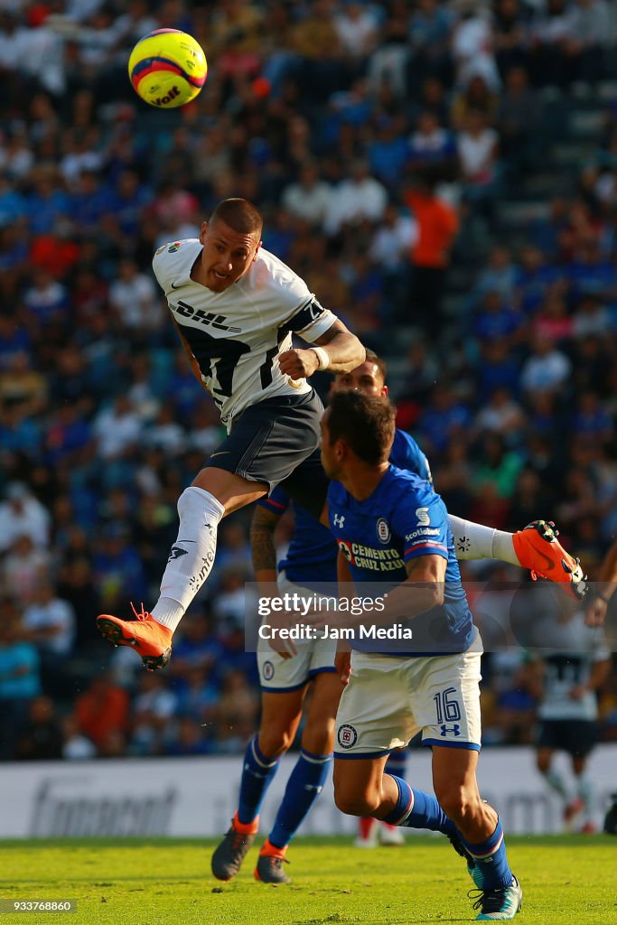 Cruz Azul v Pumas UNAM - Torneo Clausura 2018 Liga MX