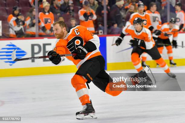 Philadelphia Flyers center Claude Giroux warms up before the NHL game between the Columbus Blue Jackets and the Philadelphia Flyers on March 15, 2018...