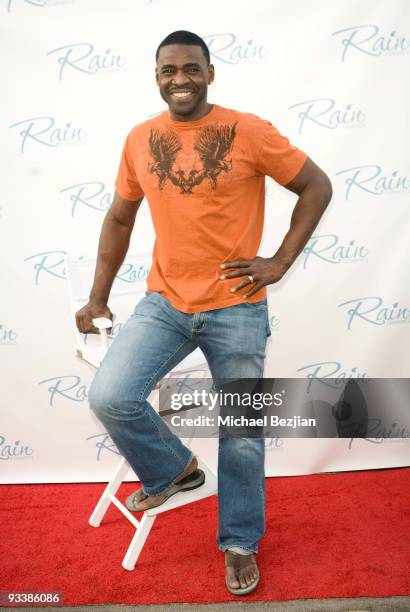 Michael Irvin attends the Dancing With The Stars Season 9 Finale Honored By Gifting Services - Day 2 on November 24, 2009 in Los Angeles, California.