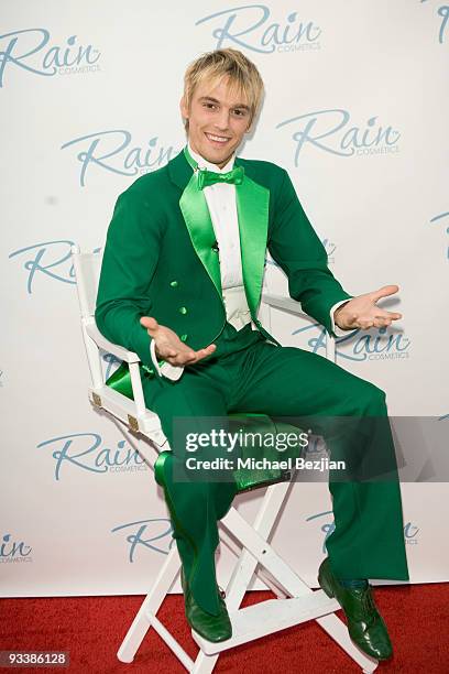 Aaron Carter attends the Dancing With The Stars Season 9 Finale Honored By Gifting Services - Day 2 on November 24, 2009 in Los Angeles, California.