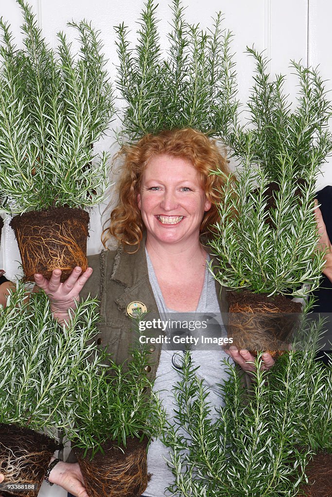 Charlie Dimmock- Climate Change Photocall