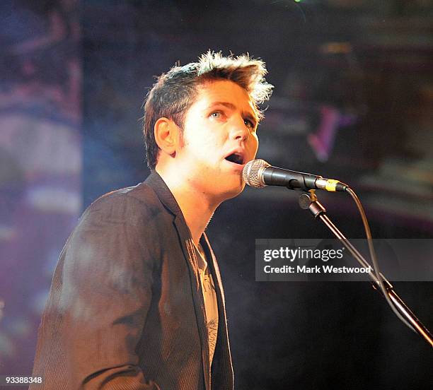 Roy Stride of Scouting For Girls performs at Mencap's Little Noise Sessions on November 24, 2009 in London, England.