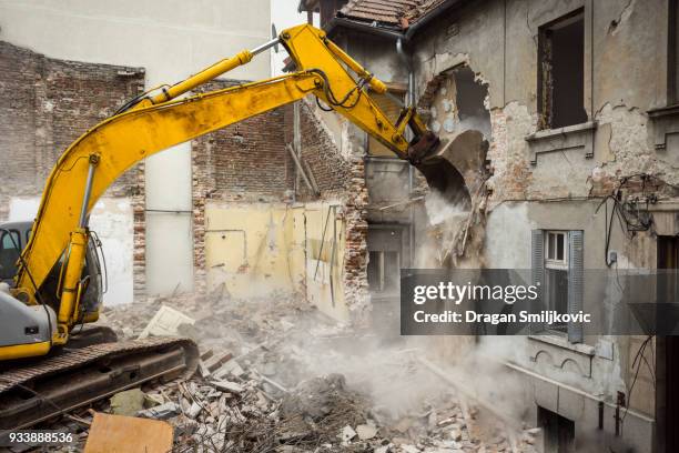 demolition - vehicle scoop stock pictures, royalty-free photos & images