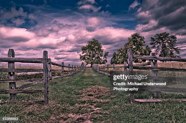 entrance to mumma cemetery - sharpsburg stock-fotos und bilder