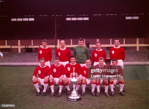 Liverpool team group.... Back Row Willie Stevenson, Ronnie Moran, Tommy Lawrence, Gordon Milne and Gerry Byrne... Front Row Peter Thompson, Alf...