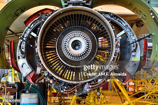 Cf5 Engine Desk Engine Cfm565 High-Res Stock Photo - Getty Images
