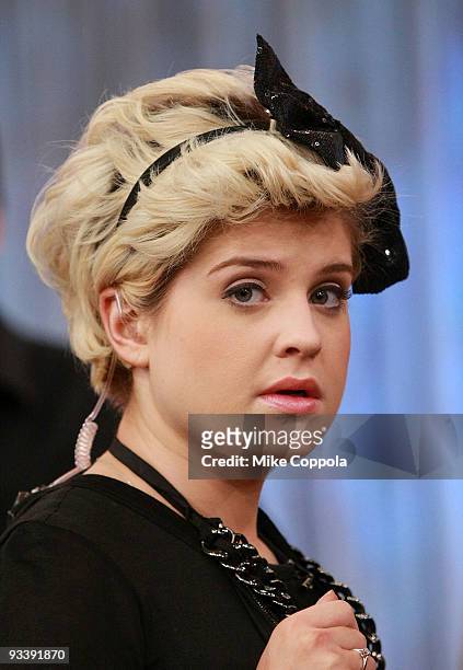 Media personality Kelly Osbourne visits ABC's "Good Morning America" at ABC Studios on November 25, 2009 in New York City.