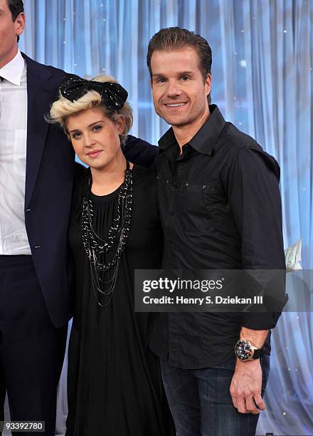 Media personality Kelly Osbourne and Louis van Amstel visit ABC's "Good Morning America" at ABC Studios on November 25, 2009 in New York City.