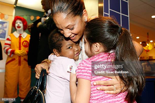 Tracy Mourning, wife of Alonzo Mourning, participates in the Alonzo Mourning Charities' "33 Thanksgivings" on November 24, 2009 at the Ronald...