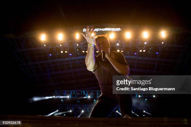 Dan Reynolds of Imagine Dragons performs during the first day of Lollapalooza Buenos Aires 2018 at Hipodromo de San Isidro on March 16, 2018 in...
