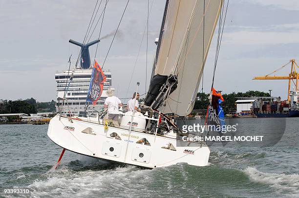 Skippers Mike Golding of Britain and Javier Sanson of Spain, aboard their monohull "Mike Golding Match Racing", arrive on November 24 in Puerto Limon...