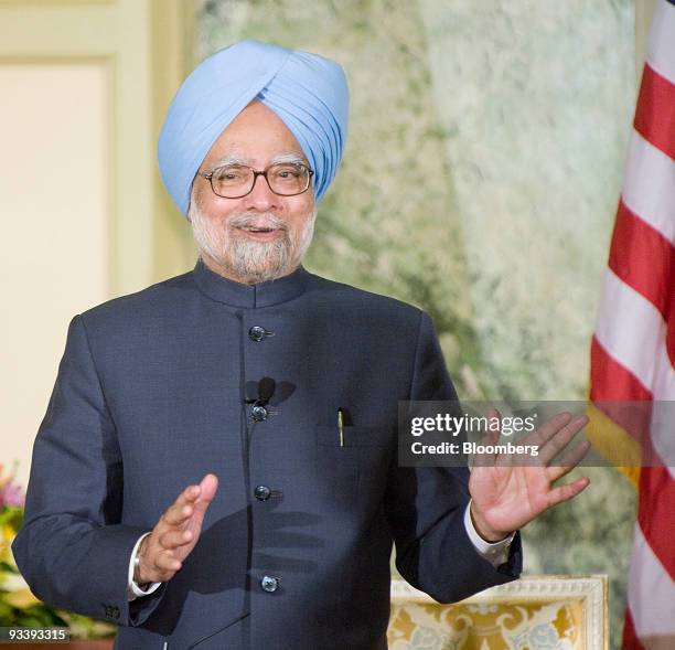 Manmohan Singh, prime minister of India, speaks during a meeting with U.S. Treasury Secretary Timothy Geithner in Washington, D.C., U.S., on...