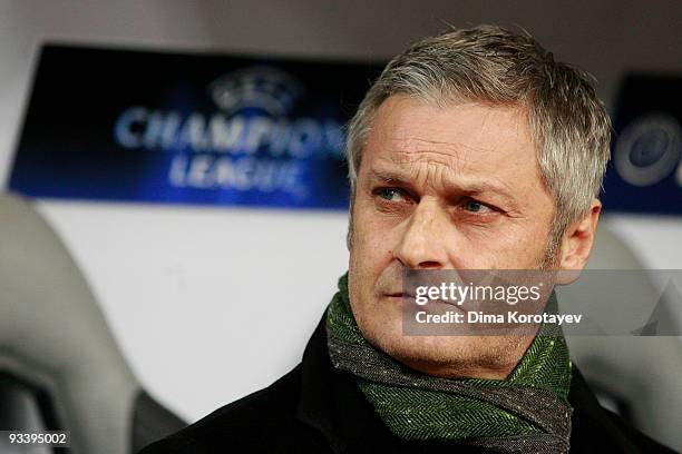 Head coach Armin Veh of Wolfsburg looks on during the UEFA Champions League group B match between CSKA Moscow and VfL Wolfsburg at the Luzhniki...