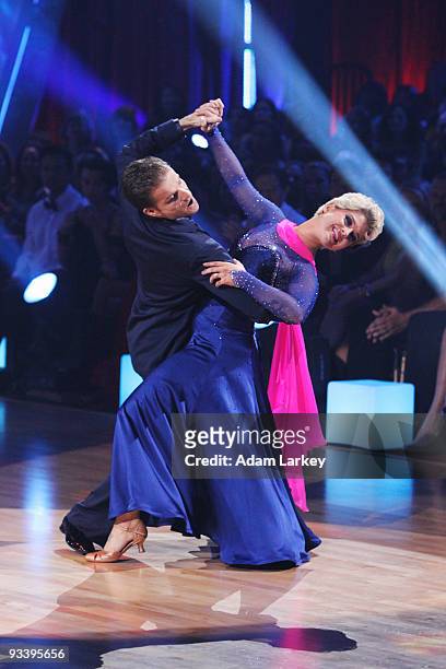 Episode 910A" - The competition continued as the three finalists performed their favorite dance of the season and were ranked by the judges, on the...