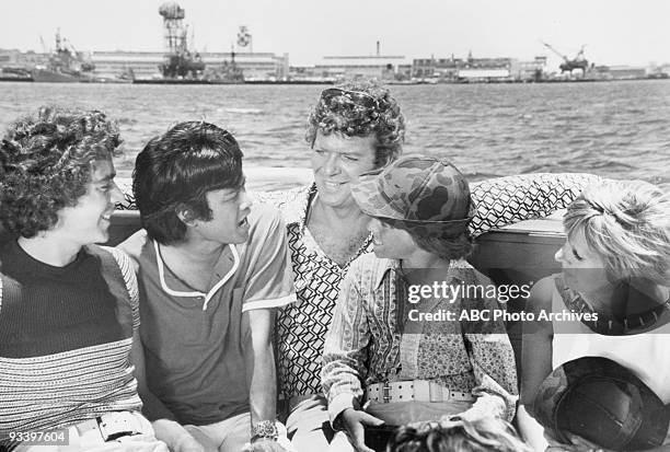 Hawaii" 9/22/72 Barry Williams, Patrick Adiarte, Robert Reed, Mike Lookinland, Florence Henderson