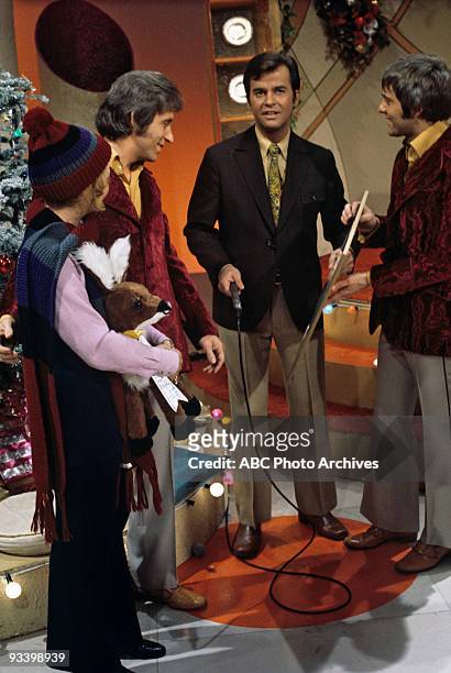 Show Coverage" 1969 Kathy Garver, Bobby Hart, Dick Clark, Tommy Boyce
